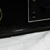 フロントパネル下部・上部にはバブルの列があります。