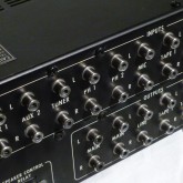 端子類は磨き上げ、安定したコンタクトを確保しました。