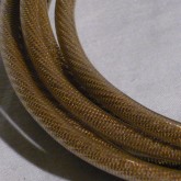 イソダ独自のスパイラル構造導体を採用。外観にも特徴があります。