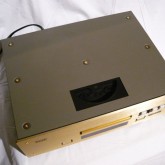 製品上部です。目立つ傷などはありません。