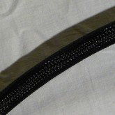 ケーブル部は黒のメッシュジャケットで覆われています。ジャケットは良い状態です。