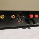 RCA入力端子が増設され、4pin-DIN は切り離されています。