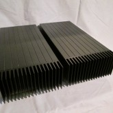 2台並べても 320mm、コンパクトに収まります。