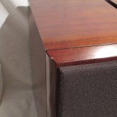 キャビネットには多少傷などがあります。
