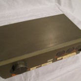 製品は全体的に汚れ・くすみが目立ちます。