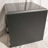 sub woofer はオーソドックスなキューブ形状です。
