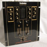 シンプルに徹したDJミキサーです。
