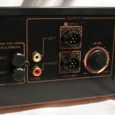 出力は2系統(RCA/sigma)です。