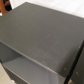 上面です。目立つ傷などはありませんが、浅い擦り傷などは全体にあります。
