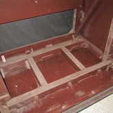 内部はDIYにて加工・塗装されています。