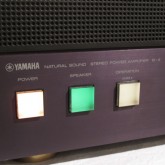 放送関連機器を連想させるスイッチデザインです。