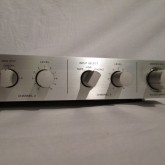 AUX1系統/録再機1系統/phono1系統を選択可能です。