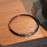 樹脂製リングは一箇所破断していましたが、現在は接着剤で修復済です。