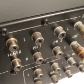 RCA端子のコンディションです。使用感・年式を感じさせる印象があります。