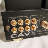 phono(MM) 入力装備。アナログレコードをダイレクト接続可能です。