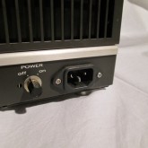 電源入力は IEC60320-C14 に改造、ケーブル着脱を可能にしました。