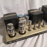 出力管は KT88/6550 仕様に改造済です。