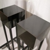 製品上部には木製+化粧板と思われる設置台が追加されています。