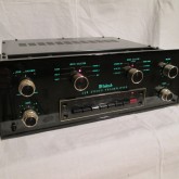 浮かび上がるグリーンの文字が人気の McIntosh です。