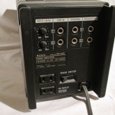 line inputs / speaker outputs 共にフォーンコネクターです。