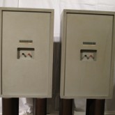 製品背面部です。目立つ傷などはありませんが、多少汚れがあります。