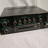 5-bands トーンコントロール付きモデルです。フロントフェイス外周部には写真に写り込まない程度の極小バブルが少量あります。