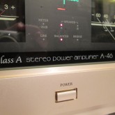 input 任意選択可能、XLR で 2ch、RCA で AV などの切り替えも可能です。