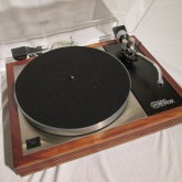 不動の人気、LP-12 です。TRAMPOLIN が付属しています。