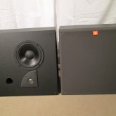20cm WF とメタルドームTWの2way構成です。(写真は逆向き)