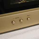 XLR / RCA 任意切り替え可能、pure 2ch / AV 併用などにも活用できます。