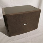 BOSE の 101 とほぼ同サイズです。