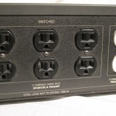 [switched]×6 は本機の電源スイッチ連動、[isoreted]×2 は Z-stabilizer 仕様です。