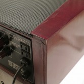 後角部の塗装に些細なダメージがあります。