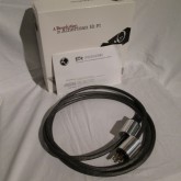 ZuAudio(USA) のACケーブルです。