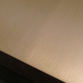 天板の傷の拡大画像です。
