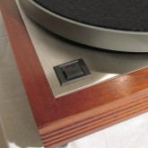 33 / 45 rpm 2スピード対応です。