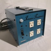 AC100V → AC115V に昇圧するトランスです。トータル 600VA以下でご使用いただけます。