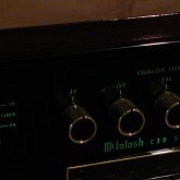 C-30 は５バンドのグラフィックイコライザーが装備されています。