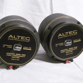 288 シリーズの中でも 16G は特に人気モデル。強力なアルニコマグネット、シリーズ中最大重量、堂々たる風格です。