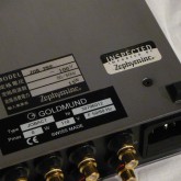 正規輸入品です。100V で動作します。