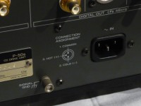 XLR 端子 (ARS-EBU) は3-hot です。接続する機器のピンアサインメントをご確認ください。