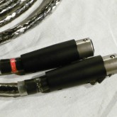 プラグの拡大写真です。switchcraft 製プラグが採用されています。