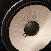 ウーファーのエッジはセーム皮で張り替えてあります。今後長期間安定して使用可能です。