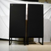 スタジオモニターとして定評の SCM シリーズ。この製品は 12inch WF 搭載製品です。