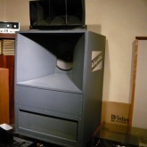 ALTEC の代名詞的製品 A-7 です。キャビネットは非常に良い状態です。