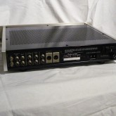 製品背面部の写真です。しっかりとした作りは背面からもうかがう事ができます。