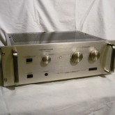 アキュフェーズの1970年代後半のパワーアンプです。メンテナンス済です。