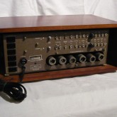 背面部です。オリジナルと同じく電源ケーブルは外れません。
