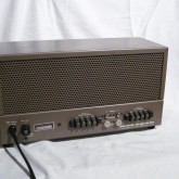 製品背面部です。SP 端子の隔壁の欠けなどもなく、良好な状態です。