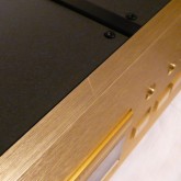 製品には写真のような傷があります。